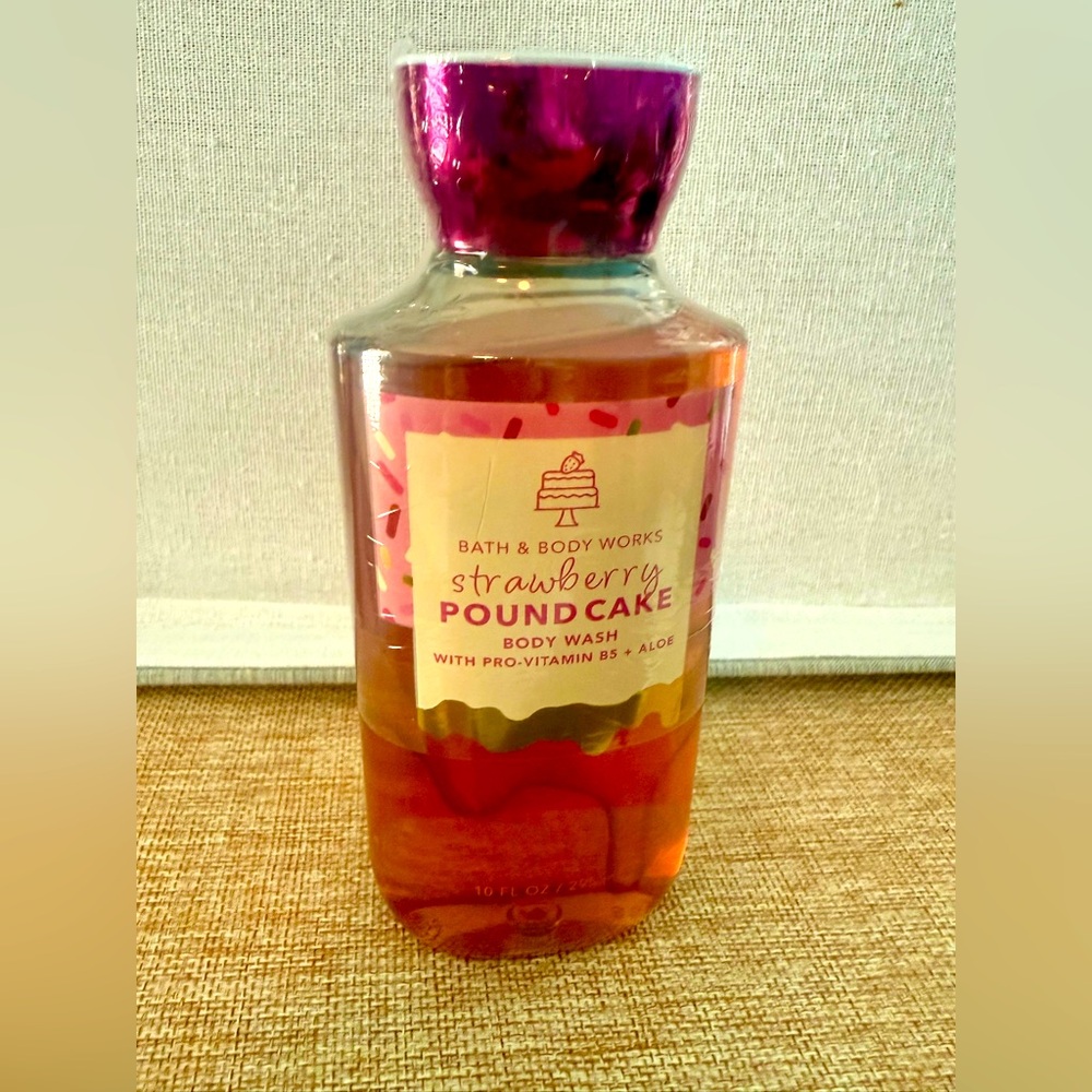 Bath & Body Works Strawberry Pound Cake Body Wash 10 oz 🍓🍰 Sweet & Creamy Scent!